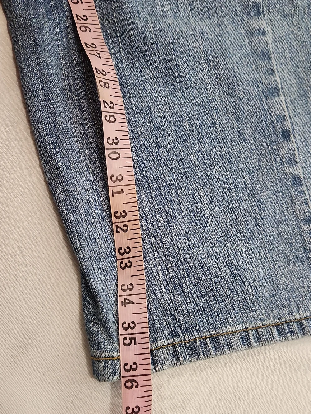 Levis 569 Jeans. Medium Wash. Size 34x36